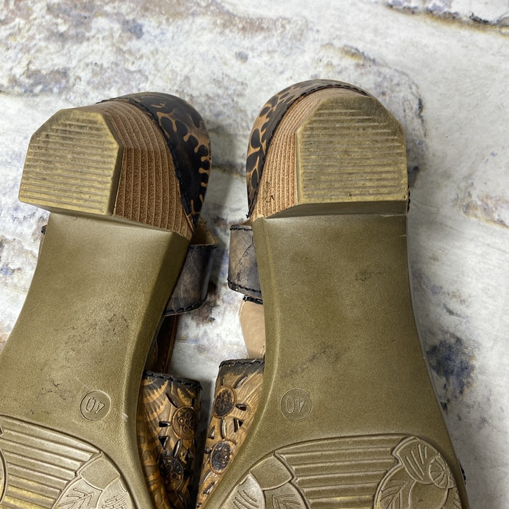Spring Step Brown Sandals - Picture 8 of 9